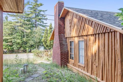 Cedar Cot & Cedar Tot