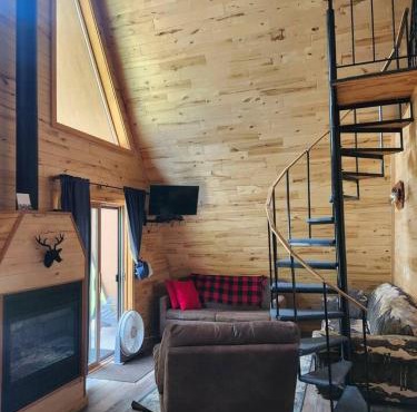 Cedar Cove Cabin 3