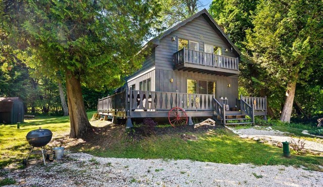 Cedar Downs Cabin S Door CTY