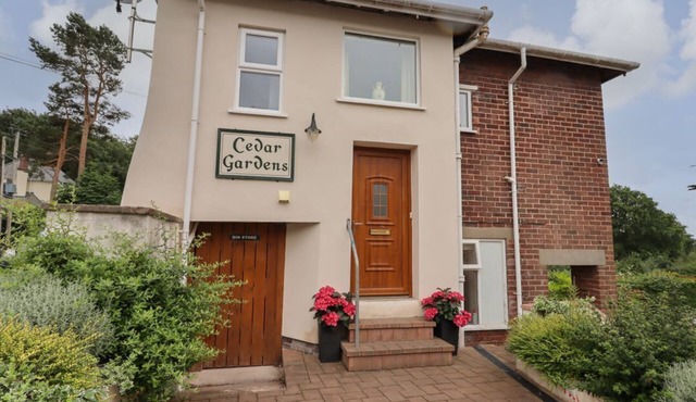 Cedar Gardens, Llanbedr-Dyffryn-Clwyd