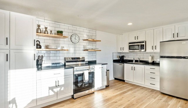 Cedar Hills Haven | Patio | Sleeps 6 | VIEWS
