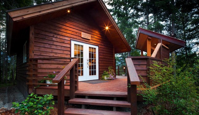 Cedar House Restaurant & Chalets