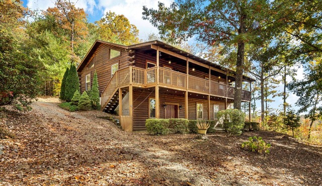 Cedar Ridge - Log Cabin, Pet Friendly, Fire Pit!