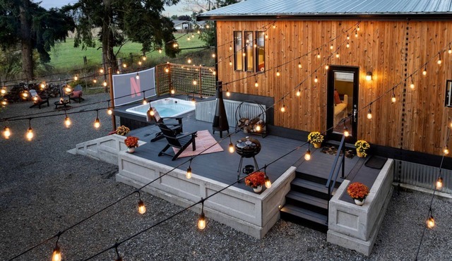 Cedar & Sage Hideaway in River Road, WA
