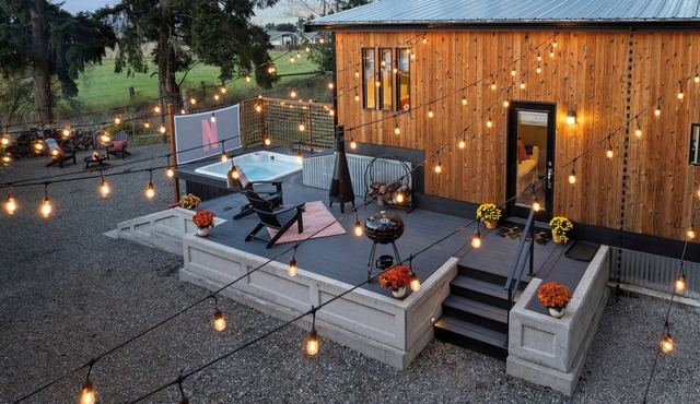 Cedar & Sage Hideaway with Hot Tub, Cinema & Fire Pit