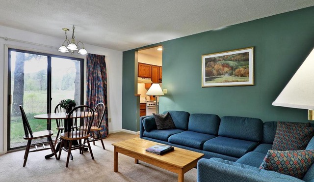 Cedarbrook Queen Suite 103