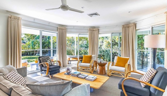 Celeste, 26 Bonito Street - Tranquil, Stylish & Pet friendly