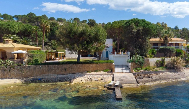 Celeste - Four Bedroom Villa, Sleeps 8
