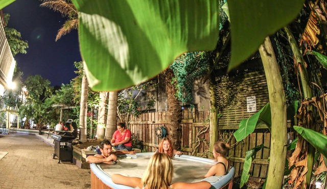 Centabay Lodge - Hostel