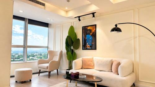 Centaurus Luxe 1BR Apartment with Pool and Gym