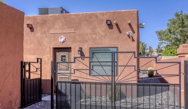 Centennial Hills Luxury Guesthouse In Northwest Las Vegas