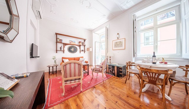 Central 2BR/2BA Apartment Balcony Elevator in Baixa