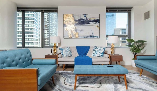 Central 2BR Condo in Downtown Boston & T-Station