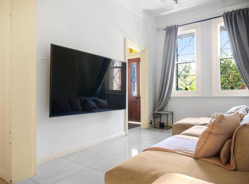 Central 4 BDRM Terrace with Office