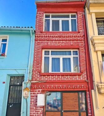 Central 5 Bedroom 5 Bathroom, Newly Renovated Villa at the heart of the city
