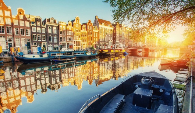 CENTRAL AMSTERDAM Luxury Apartment with 2 Seperate Studios 120 m2 - LEIDSEPLEIN