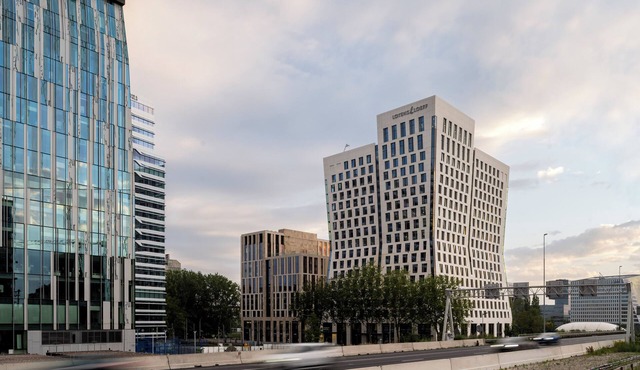 Central and Modern Hotel with Full Kitchen, Near to Leidseplein and Moco Museum!