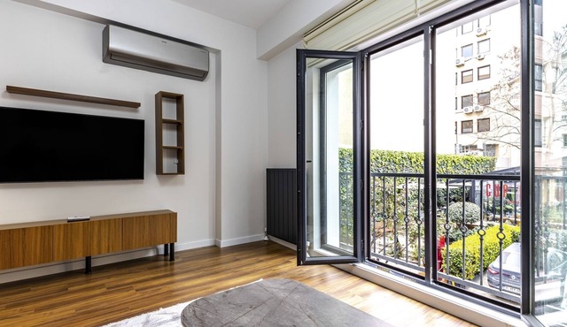 Central and Modernly Furnished Flat in Sisli