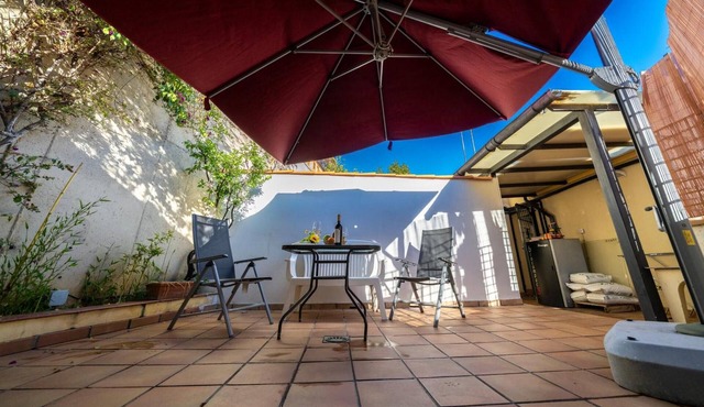 'Central Apartment Granada' with Shared Terrace, Wi-Fi and Air Conditioning