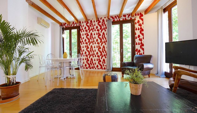 Central Apartment with AC, Wifi, Shared Terrace, Balcony and Bright