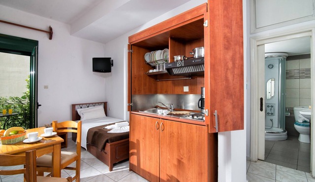 Central Apt with Hydromasage Shower