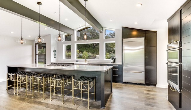 Central Austin Private Retreat, Walk to Zilker, Lady Bird Lake
