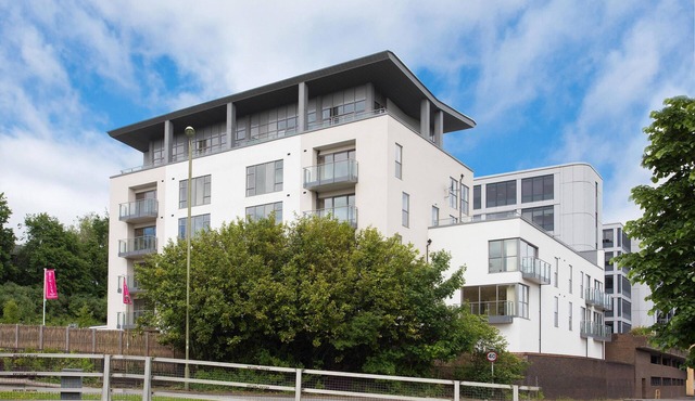 Central Basingstoke - Luxury 2 bedroom 2 bathroom apartment (double/double)