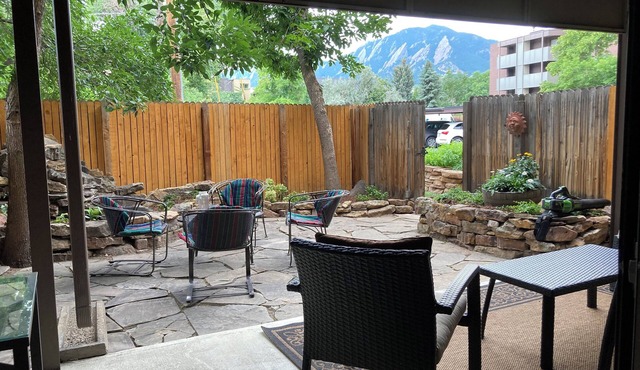 Central Boulder & Close to Everything - Fully Furnished Blocks to Pearl St.