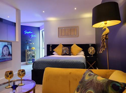 Central Boutique Studio (With Parking)