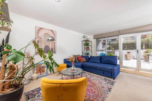 Central Braddon Retreat near Cafes and Culture