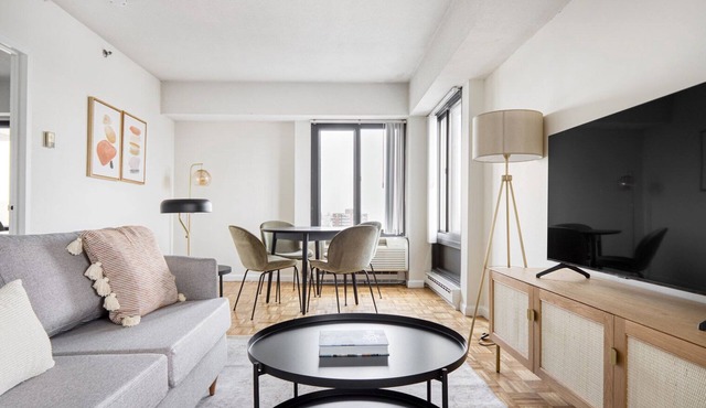 Central Cambridge 1BR near restaurants, steps from Train, by Blueground