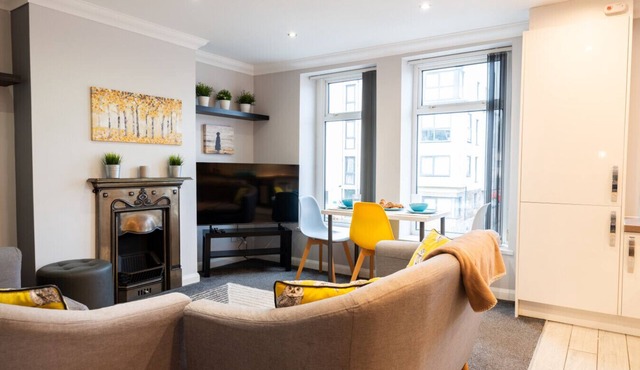 Central Cardiff 2-Bed Flat Near Stadium