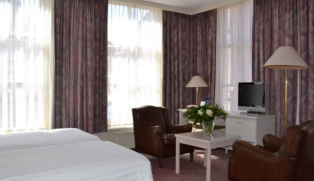 Central Comfort with Easy Access to the Seaside! Free Breakfast and Parking!