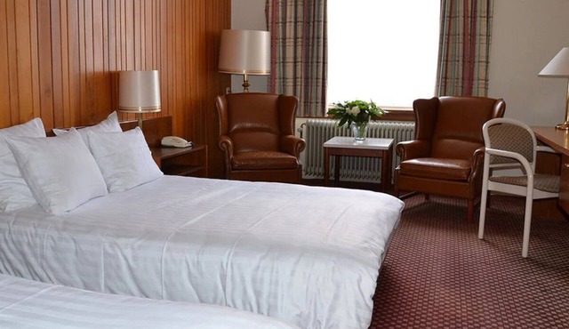 Central Comfort with Easy Access to the Seaside! Free Breakfast and Parking!