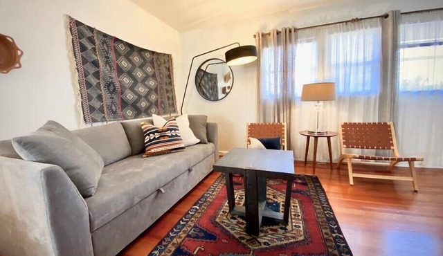 Central Craftsman Apartment