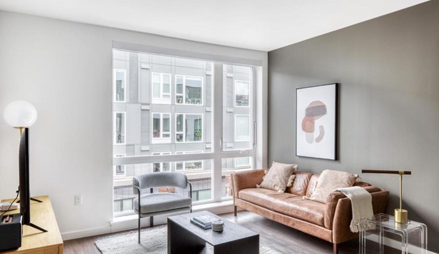 Central District 1br w gym bbq nr downtown SEA-546