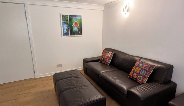 Central Edinburgh 3 bedroom house, Supporting Rainforest Conservation