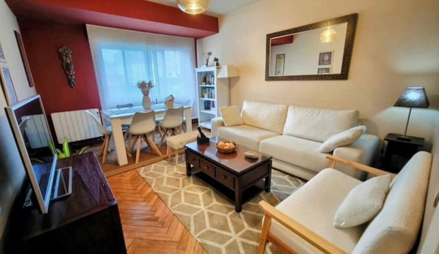 Centrally located and very bright apartment 1°C