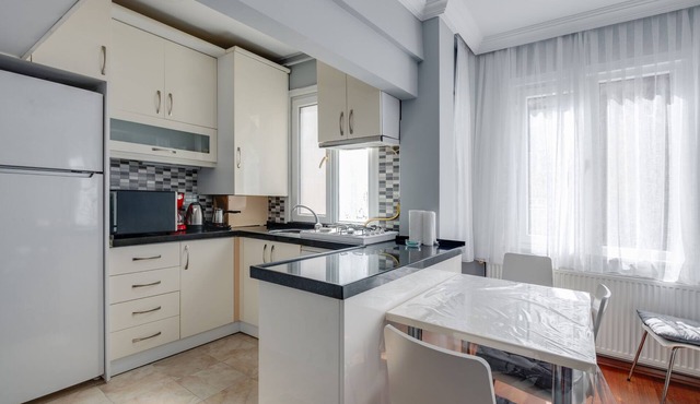 Central Flat w Balcony 5 min to Ortakoy Square