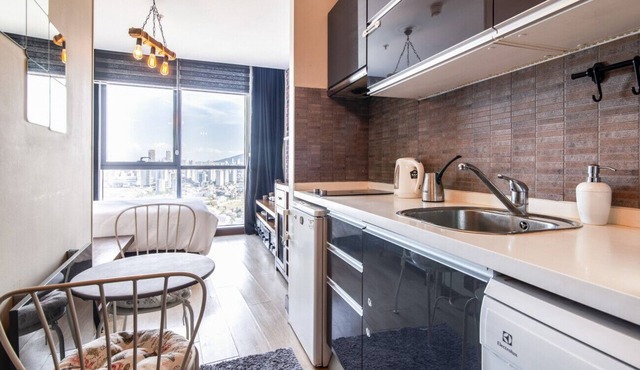Central Flat with Amazing City View in Atasehir