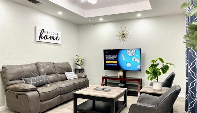Central Frisco - renovated nice & cozy unit 3 bed & 2 bath - free wifi & parking