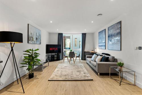 Central Leicester Serviced Apartment, Sleeps 6