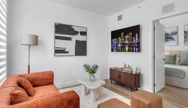 Central Location 2BR 2 BA #101