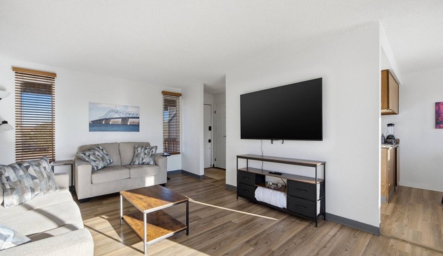 Central Location B in Cul de Sac, 2 Bedroom, 1 Bath-sleeps 6, pets allowed