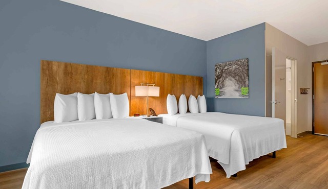 Central Location: Comfort & Convenience for Long Stays