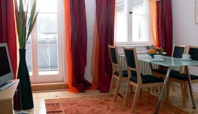 Central location, sunny, quiet, balcony, nearby Bus, S-railway station Friedenau