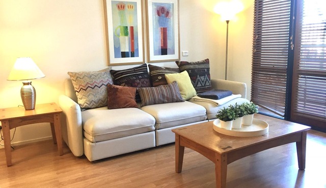 Central Loft Apartment Free Parking