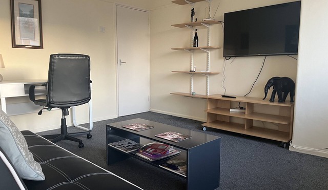 Central London Apartment Sleeps 6