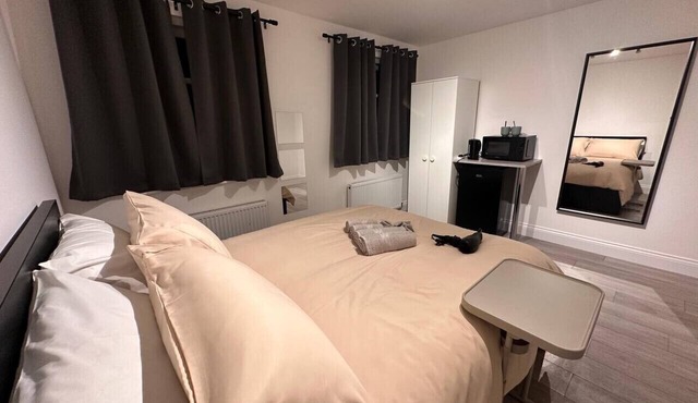 Central London 5 min to metro