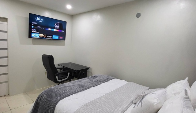 Central Modern 1Bedroom Apartment for 4 with secure parking